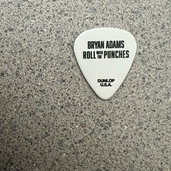 Bryan Adams Signature White Guitar Pick - 2025 Roll With The Punches US Tour - Picture 2 of 2